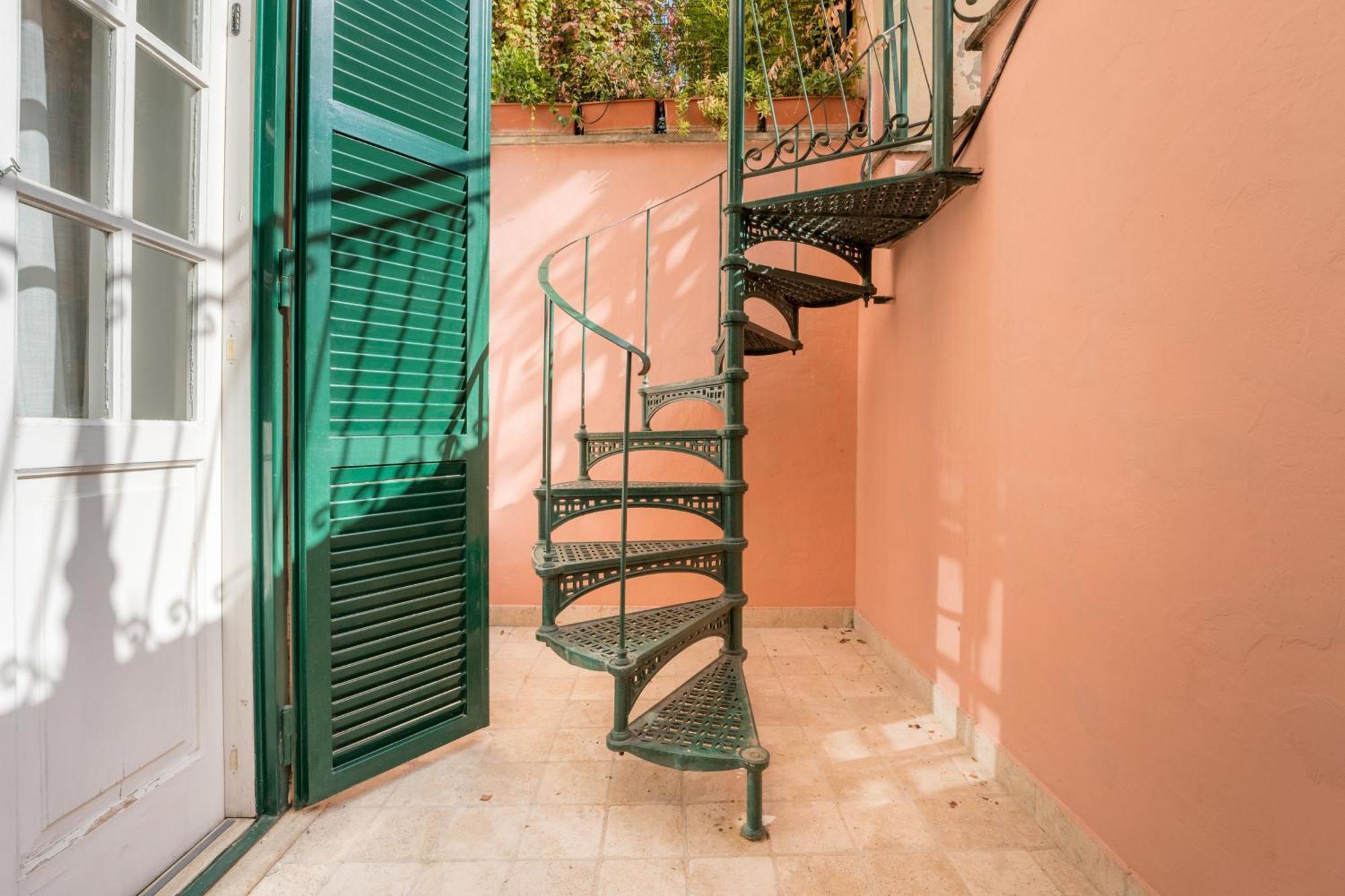 The British Corner, Cozy Loft With Garden 10 Min From Center Rom